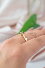 Load image into Gallery viewer, 18ct gold parti sapphire ring