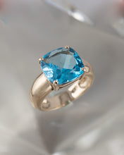 Load image into Gallery viewer, 9ct Gold Swiss Blue Topaz Ring Statement Ring Delross Design Jewellers