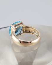 Load image into Gallery viewer, 9ct Gold Swiss Blue Topaz Ring Statement Ring Delross Design Jewellers