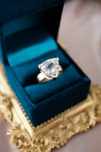 Load image into Gallery viewer, 9ct Gold Vintage Topaz Ring