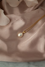Load image into Gallery viewer, 9ct Freshwater Natural Pearl Pendant, Delross Design Jeweller, Brisbane Jeweller, Chermside Jeweller, Custom Jewellery