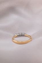 Load image into Gallery viewer, 18ct Gold Diamond 0.33ct TDW Ring,  Delross Design Jewellers, Brisbane Jewellers, Custom Brisbane Jewellers, Brisbane Jewellery Repairs, Chermside West Jewellers