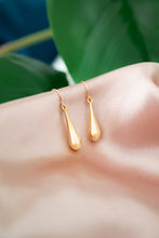 Load image into Gallery viewer, 9ct Gold Tear Drop Earring, Delross Design Jeweller, Brisbane Jeweller, Chermside Jeweller, Custom Jewellery