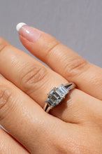 Load image into Gallery viewer, Delross Design Jeweller, Brisbane Jeweller, Chermside Jeweller, Custom Jewellery, White Gold Diamond Ring