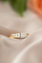 Load image into Gallery viewer, 18ct Gold Diamond Ring 0.77ct TDW