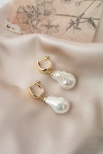 Load image into Gallery viewer, Delross Design Jeweller, Brisbane Jeweller, Chermside Jeweller, Custom Jewellery, 9ct Gold Pearl