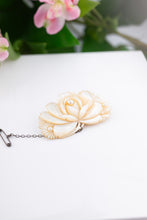 Load image into Gallery viewer, Mother of Pearl Vintage Flower Brooch, 
Delross Design Jewellers, Brisbane Jewellers, Custom Brisbane Jewellers, Brisbane Jewellery Repairs, Chermside West Jewellers