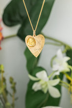 Load image into Gallery viewer, 14ct Gold Mother Mary Heart Pendant, 
Delross Design Jewellers, Brisbane Jewellers, Custom Brisbane Jewellers, Brisbane Jewellery Repairs, Chermside West Jewellers