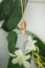 Load image into Gallery viewer, 14ct Gold Mother Mary Heart Pendant, 
Delross Design Jewellers, Brisbane Jewellers, Custom Brisbane Jewellers, Brisbane Jewellery Repairs, Chermside West Jewellers