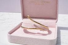 Load image into Gallery viewer, Delross Design Jeweller, Brisbane Jeweller, Chermside Jeweller, Custom Jewellery, 9ct Gold Snake Bangle