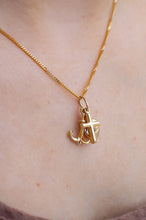 Load image into Gallery viewer, Delross Design Jeweller, Brisbane Jeweller, Chermside Jeweller, Custom Jewellery, 9ct Gold Pendant