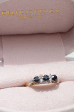 Load image into Gallery viewer, Delross Design Jeweller, Brisbane Jeweller, Chermside Jeweller, Custom Jewellery, 18ct Gold, Diamond, Sapphire Ring