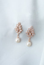 Load image into Gallery viewer, Rose Gold Plated Cubic Zirconia with Pearl Pendant