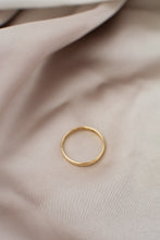 Load image into Gallery viewer, 14ct Gold Antique Band Ring Circa 1904-1912, Delross Design Jewellers, Brisbane Jewellers