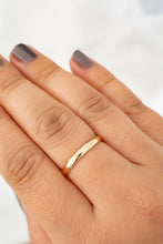 Load image into Gallery viewer, 18ct Gold Vintage 1934 Band Ring, Delross Design Jewellers, Brisbane Jeweller