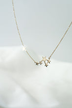 Load image into Gallery viewer, 9ct Gold Stars Necklace, Delross Design Jeweller, Brisbane Jeweller, Chermside Jeweller, Custom Jewellery