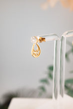 Load image into Gallery viewer, 9ct Gold Diamond Stud Earrings, Delross Design Jewellers, Brisbane Jewellers, Custom Brisbane Jewellers, Brisbane Jewellery Repairs, Chermside West Jewellers