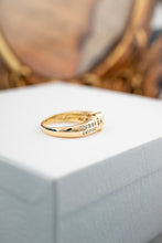 Load image into Gallery viewer, 18ct Gold Diamond 0.65ct TDW Ring,  Delross Design Jewellers, Brisbane Jewellers, Custom Brisbane Jewellers, Brisbane Jewellery Repairs, Chermside West Jewellers