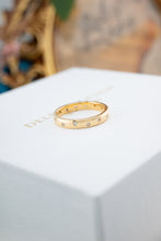 Load image into Gallery viewer, 18ct Gold Diamond 0.21ct TDW Ring, Delross Design Jewellers, Brisbane Jewellers, Custom Brisbane Jewellers, Brisbane Jewellery Repairs, Chermside West Jewellers