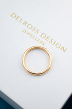 Load image into Gallery viewer, Vintage 22ct Yellow Gold Band, Delross Design Jewellers, Brisbane Jewellers, Custom Brisbane Jewellers, Brisbane Jewellery Repairs, Chermside West Jewellers