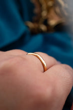 Load image into Gallery viewer, Vintage 22ct Yellow Gold Band, Delross Design Jewellers, Brisbane Jewellers, Custom Brisbane Jewellers, Brisbane Jewellery Repairs, Chermside West Jewellers