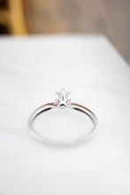 Load image into Gallery viewer, 9ct White Gold Diamond 0.36ct TDW Ring, Delross Design Jewellers, Brisbane Jewellers, Custom Brisbane Jewellers, Brisbane Jewellery Repairs, Chermside West Jewellers