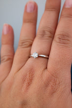 Load image into Gallery viewer, 9ct White Gold Diamond 0.36ct TDW Ring, Delross Design Jewellers, Brisbane Jewellers, Custom Brisbane Jewellers, Brisbane Jewellery Repairs, Chermside West Jewellers