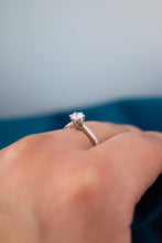 Load image into Gallery viewer, 9ct White Gold Diamond 0.36ct TDW Ring, Delross Design Jewellers, Brisbane Jewellers, Custom Brisbane Jewellers, Brisbane Jewellery Repairs, Chermside West Jewellers