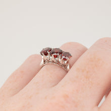 Load image into Gallery viewer, Vintage 14ct white gold garnet ring Delross Design Jewellers