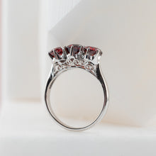 Load image into Gallery viewer, Vintage 14ct white gold garnet ring Delross Design Jewellers