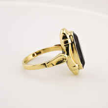 Load image into Gallery viewer, Delross Design Jeweller, Brisbane Jeweller, Chermside Jeweller, Custom Jewellery, 9ct Ameythst Vintage Ring