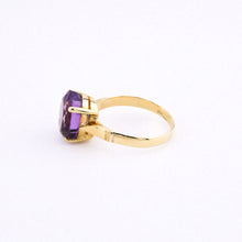 Load image into Gallery viewer, 18ct Gold Vintage 5ct Amethyst Ring