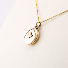 Load image into Gallery viewer, Delross Design Jeweller, Brisbane Jeweller, Chermside Jeweller, Custom Jewellery, 9ct Gold Pendant