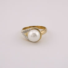 Load image into Gallery viewer, 9ct Gold Freshwater Pearl and Diamond Ring