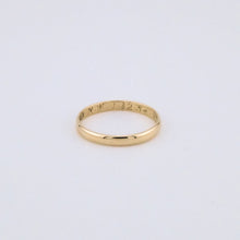 Load image into Gallery viewer, 18ct Gold Vintage 1934 Band Ring, Delross Design Jewellers, Brisbane Jeweller