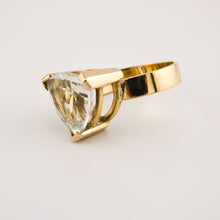 Load image into Gallery viewer, 9ct Gold Vintage Topaz Ring