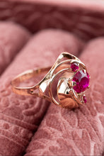Load image into Gallery viewer, 9ct Yellow Gold Vintage Red Paste Ring Delross Design Jewellers