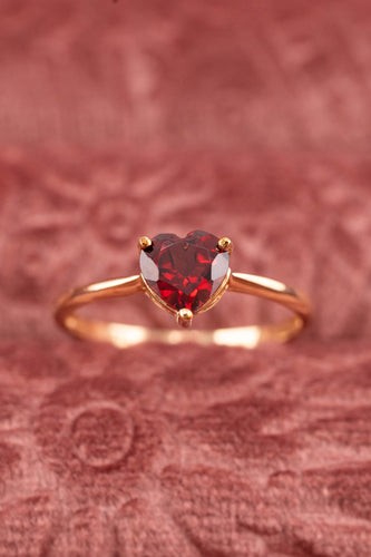 9ct gold heart shaped almandine garnet solitaire ring Delross Design Jewellers 