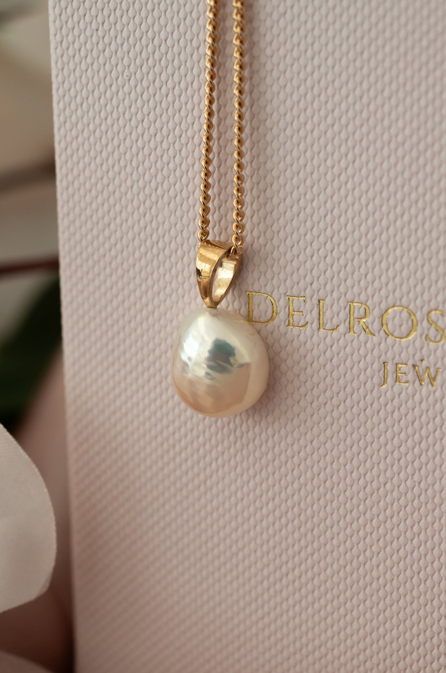 9ct Freshwater Natural Pearl Pendant, Delross Design Jeweller, Brisbane Jeweller, Chermside Jeweller, Custom Jewellery