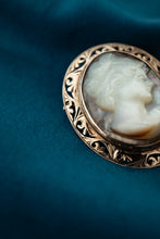 Load image into Gallery viewer, 9ct Rose Gold Vintage Shell Cameo Brooch. Delross Design Jeweller, Brisbane Jeweller, Chermside Jeweller, Custom Jewellery