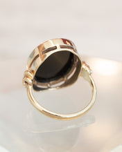 Load image into Gallery viewer, 9ct Yellow Gold Agate Cameo Ring