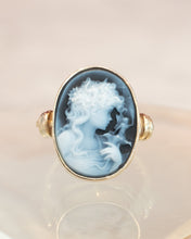 Load image into Gallery viewer, 9ct Yellow Gold Agate Cameo Ring