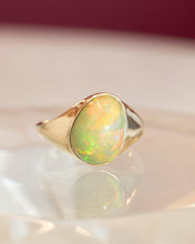 Load image into Gallery viewer, 18ct Yellow Gold Ethiopian Opal Ring