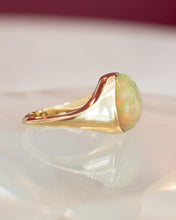 Load image into Gallery viewer, 18ct Yellow Gold Ethiopian Opal Ring