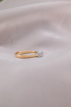 Load image into Gallery viewer, 18ct Gold Diamond 0.33ct TDW Ring,  Delross Design Jewellers, Brisbane Jewellers, Custom Brisbane Jewellers, Brisbane Jewellery Repairs, Chermside West Jewellers   