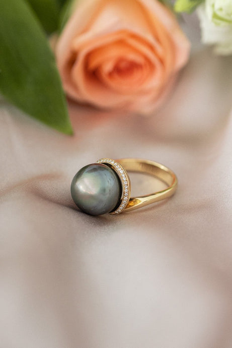 18ct Gold Handmade Tahitian Pearl & Diamond 0.20 TDW Ring,  Delross Design Jewellers, Brisbane Jewellers, Custom Brisbane Jewellers, Brisbane Jewellery Repairs, Chermside West Jewellers  