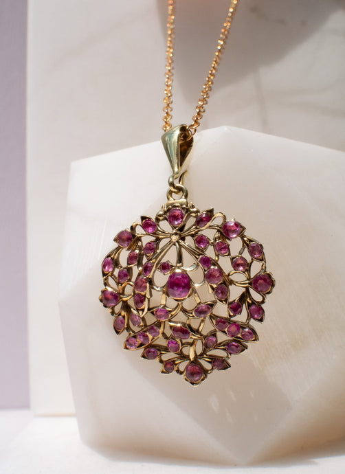 Delross Design Jeweller, Brisbane Jeweller, Chermside Jeweller, Custom Jewellery, Ruby Gold Pendant