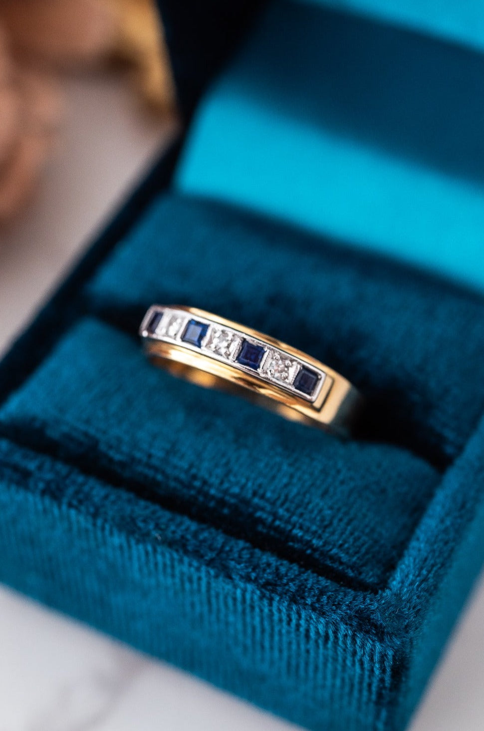 18ct Gold Diamond & Sapphire Ring, Delross Design Jeweller, Brisbane Jeweller, Chermside Jeweller, Custom Jewellery