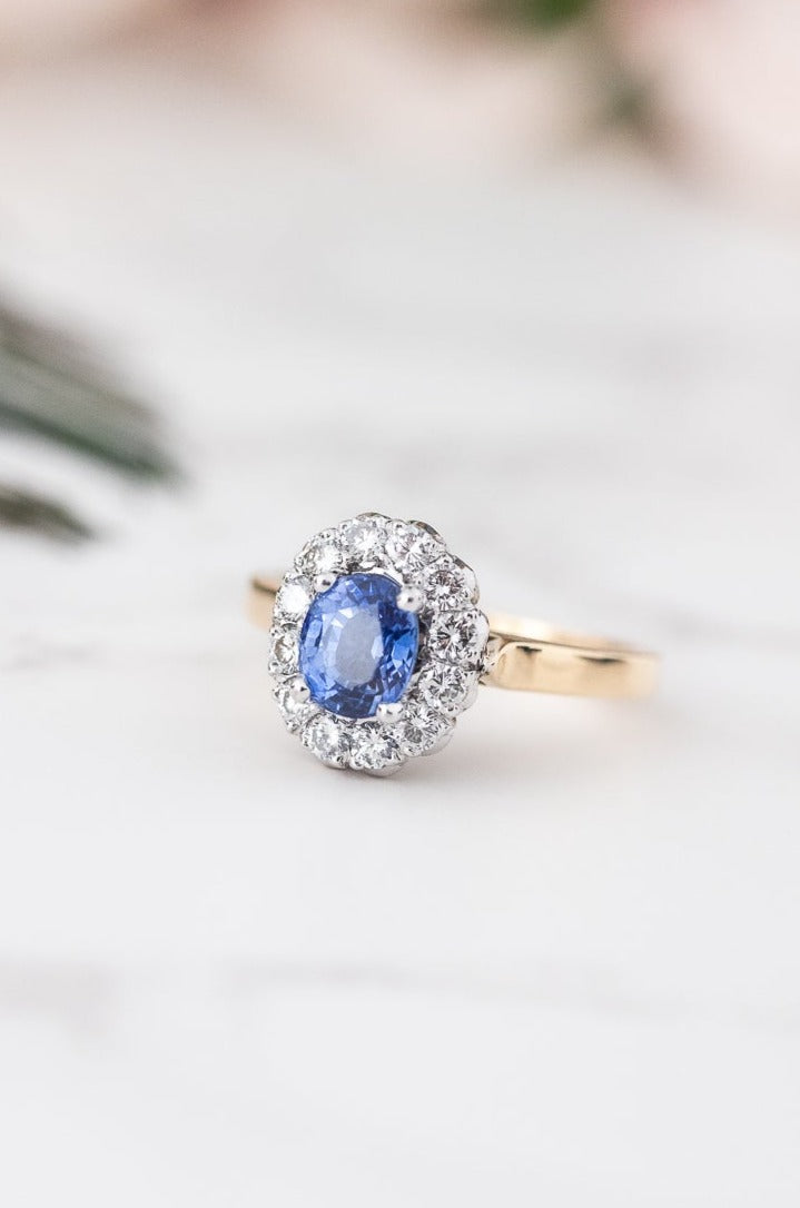 18ct Gold Vintage Blue 0.74ct Ceylon Sapphire & Diamond Ring, Delross Design Jeweller, Brisbane Jeweller, Chermside Jeweller, Custom Jewellery