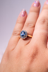 18ct Gold Vintage Blue 0.74ct Ceylon Sapphire & Diamond Ring, Delross Design Jeweller, Brisbane Jeweller, Chermside Jeweller, Custom Jewellery